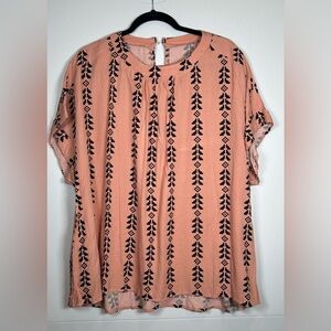 Coral and Black Patterned Women's Top. Size XXL. Wear with Black Pants!